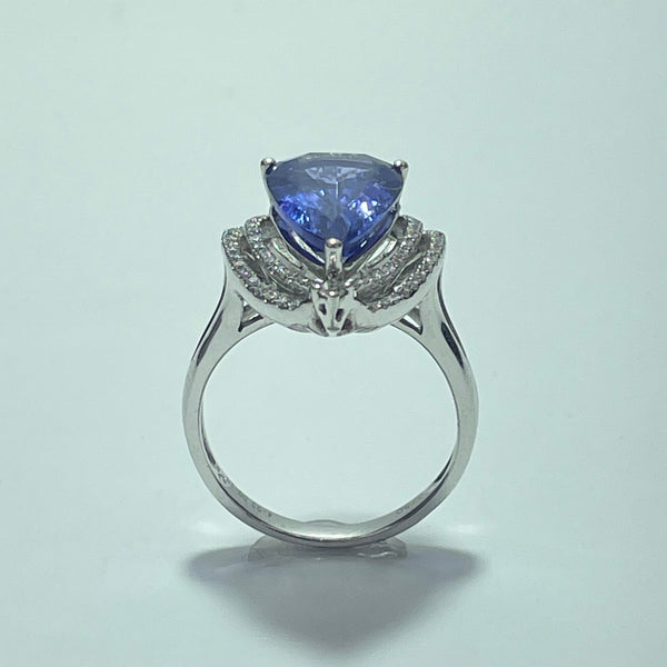 Bague sertie tanzanie et diamants or blanc 6,74 g