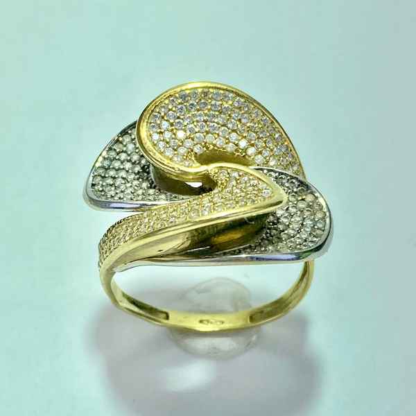 Bague pavée de pierres or jaune 8,1 g