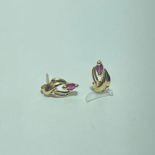 Boucles d'oreilles Or 18 carats avec rubis 1.15 g