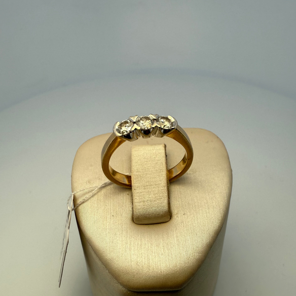 Bague sertie 3 pierres or jaune 7,76 g