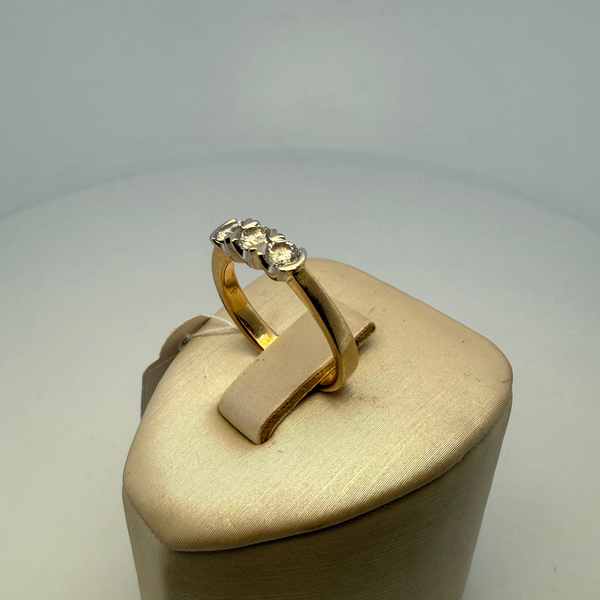 Bague sertie 3 pierres or jaune 7,76 g