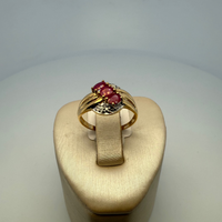 Bague avec 3 pierres rubis or jaune 2,65 g