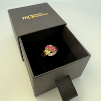 Bague avec 3 pierres rubis or jaune 2,65 g