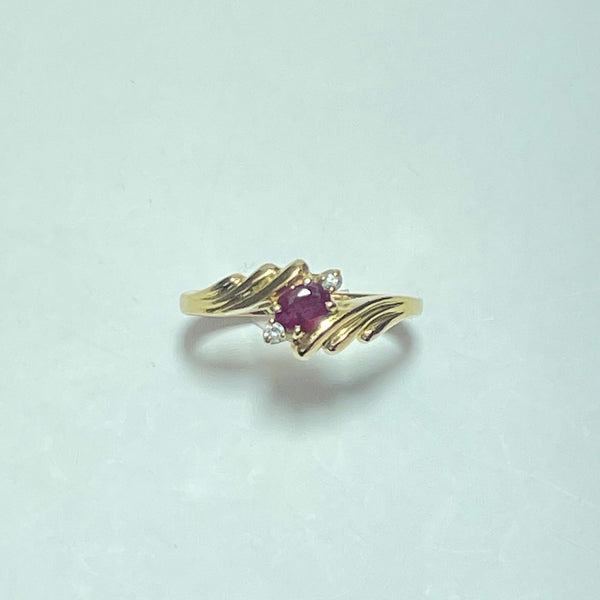 Bague rubis et diamants 0,06 carat or jaune 4,05 g