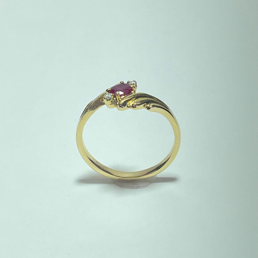 Bague rubis et diamants 0,06 carat or jaune 4,05 g