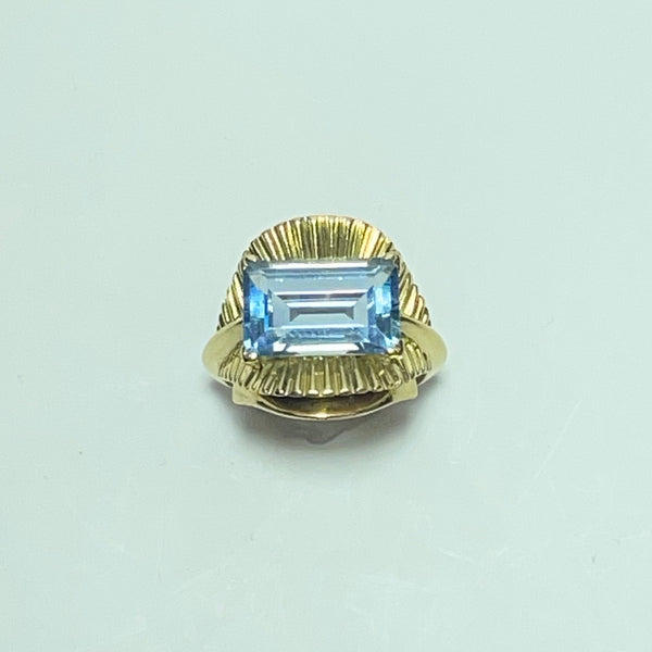 Bague avec spinelle rectangle or jaune 9,16 g